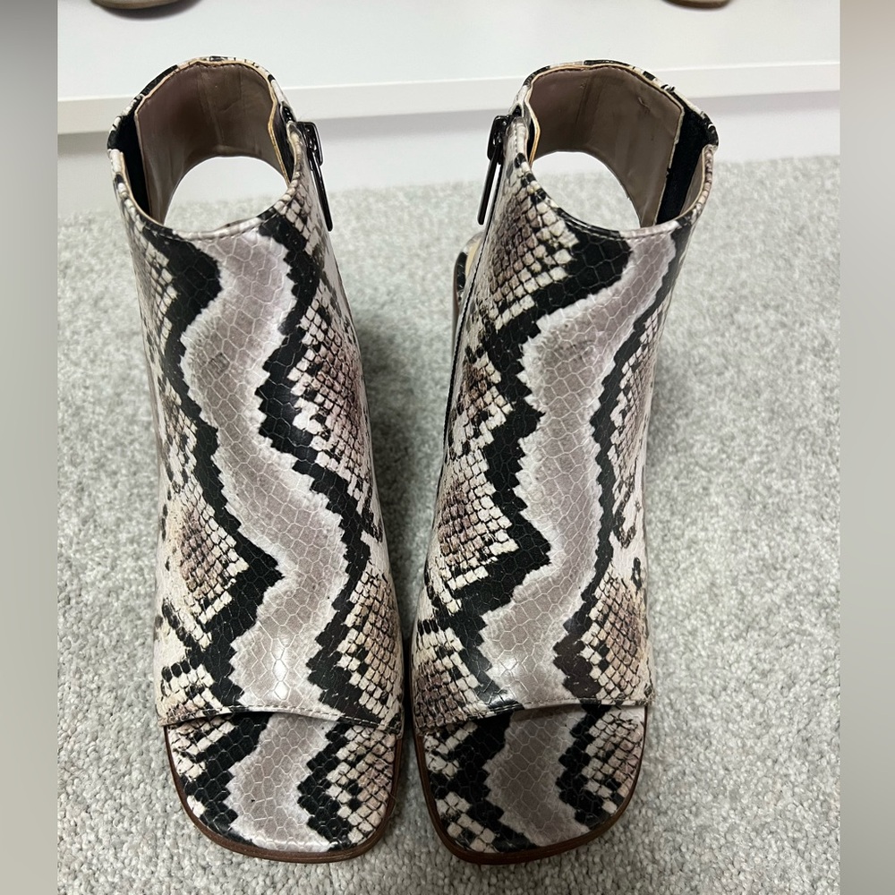 NEW Nordstrom Vince Camuto Snake Print Peep Toe
Booties Python Block Heel Boots